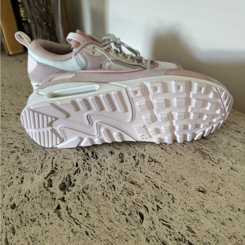 NWOB Nike (WMNS) Air Max 90 Futura 'Barely Rose'. Size 10. MSRP $186 - Picture 16 of 17